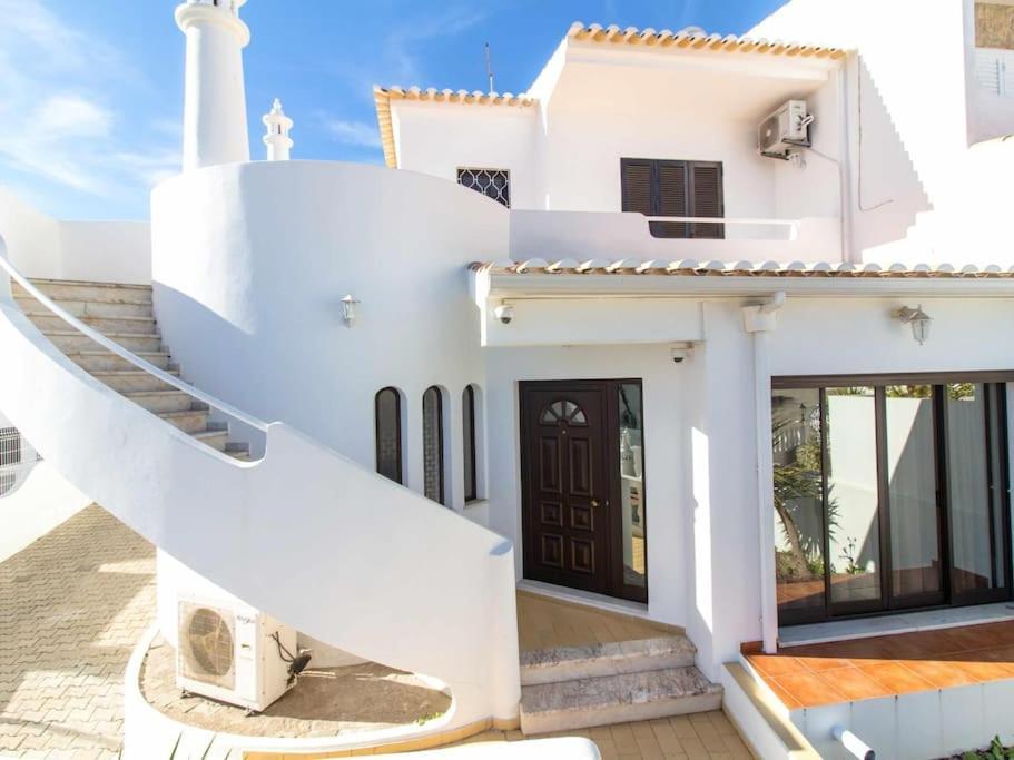 Villa Dogueno- Privat Pool & Privacy & Albufeira Center Екстериор снимка