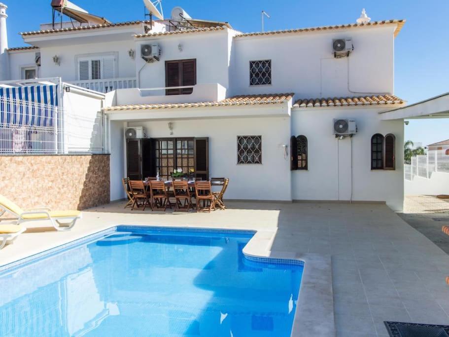 Villa Dogueno- Privat Pool & Privacy & Albufeira Center Екстериор снимка